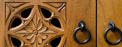 EARLY 16TH CENTURY GOTHIC HUTCH